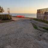 ...che conduce sulla costa